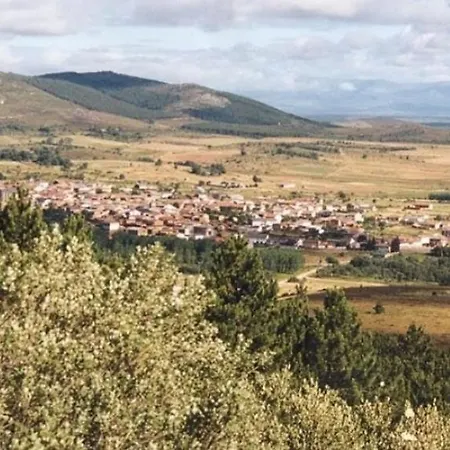 Sierra De La Culebra אורחן *