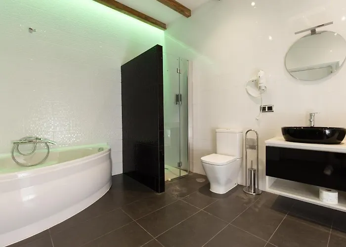 Sierra De La Culebra 여관 *