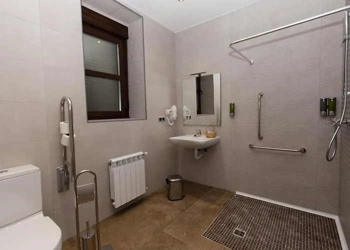 Sierra De La Culebra אורחן